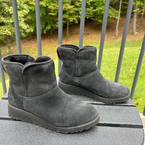 UGG Kristin Wedge Suede Boot Black Size 9